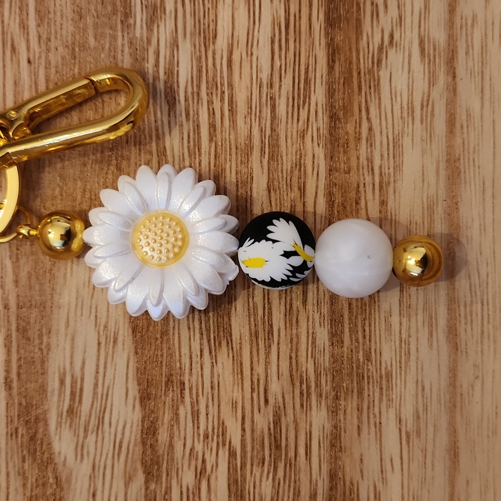 Beaded keychain - Picture 2 of 3